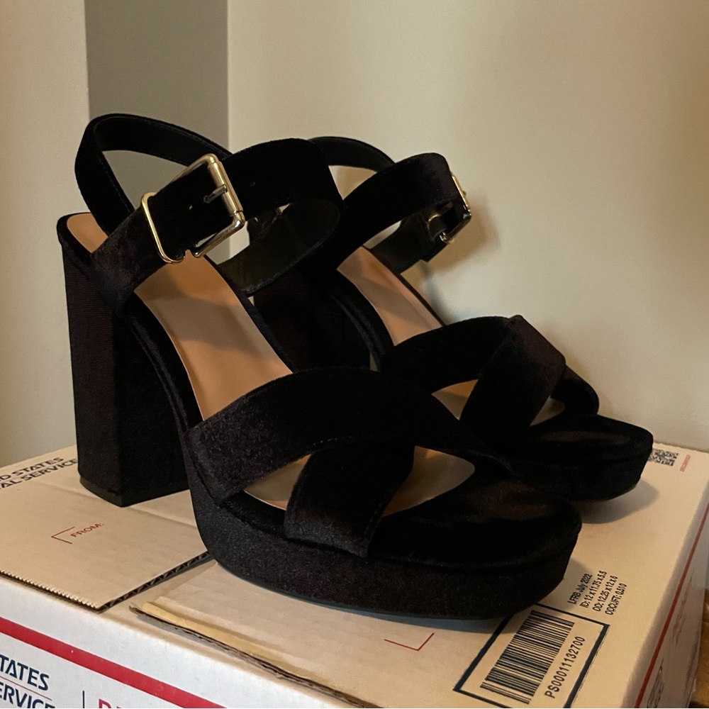 Mossimo Black Velvet Platform Block Heels- 11